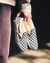 Carica l'immagine nel visualizzatore di Gallery, Scarpe Classic Slip-On