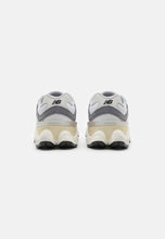 Carica l'immagine nel visualizzatore di Gallery, New Balance
9060 UNISEX - Sneakers basse - grey