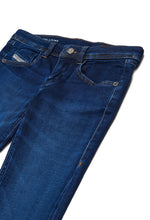 Carica l&#39;immagine nel visualizzatore di Gallery, Jeans D-Arry-J a trombetta
