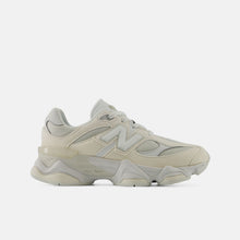 Carica l'immagine nel visualizzatore di Gallery, NEW BALANCE SNEAKERS 9060 LACE BAMBINA
