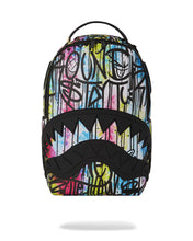 Carica l&#39;immagine nel visualizzatore di Gallery, ZAINO SPRAYGROUND GRAFFITI SHARKMOUTH THROWS DLXSV BACKPACK MULTICOLOR
