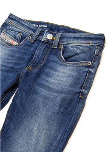 Jeans dritti a vita media