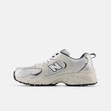 Carica l'immagine nel visualizzatore di Gallery, Sneakers New Balance 530 lace
