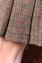 Carica l'immagine nel visualizzatore di Gallery, Abito da bambina marrone in lana a scacchi
