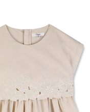 Carica l'immagine nel visualizzatore di Gallery, Abito beige con ricami
