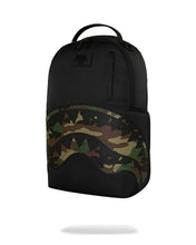 Carica l'immagine nel visualizzatore di Gallery, ZAINO SHARK CENTRAL BLACK NYLON CAMO EMBOSSED SHARK BACKPACK
