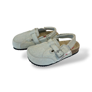 Slippers in denim