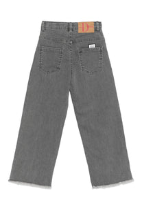 Jeans con orlo sfrangiato