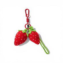 Carica l'immagine nel visualizzatore di Gallery, Charm in crochet fragole
