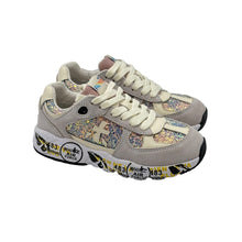 Carica l&#39;immagine nel visualizzatore di Gallery, Sneakers In Beige Suede And Rhinestone Details art. Diva
