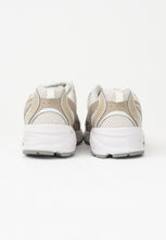 Carica l'immagine nel visualizzatore di Gallery, NEW BALANCE Sneakers 530 Lace panna e beige

