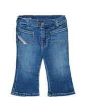 Carica l'immagine nel visualizzatore di Gallery, Jeans svasati neonata
