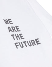 Carica l&#39;immagine nel visualizzatore di Gallery, T-shirt ‘we are the future’
