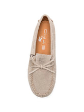 Carica l'immagine nel visualizzatore di Gallery, MOCASSINI ETRO KIDS BEIGE IN CAMOSCIO CON STAMPA PAISLEY
