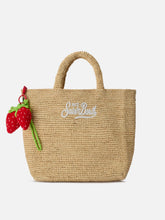 Carica l'immagine nel visualizzatore di Gallery, Charm in crochet fragole
