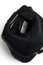 Carica l'immagine nel visualizzatore di Gallery, Borsa cross body a tracolla in tessuto
