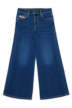 Carica l'immagine nel visualizzatore di Gallery, Jeans flare fit blu medio -1978

