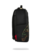 Carica l'immagine nel visualizzatore di Gallery, ZAINO SHARK CENTRAL BLACK NYLON CAMO EMBOSSED SHARK BACKPACK
