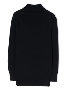 Maglione blu a collo alto