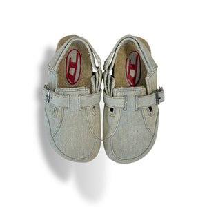 Slippers in denim