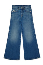 Carica l'immagine nel visualizzatore di Gallery, Jeans flare fit blu medio - 1978

