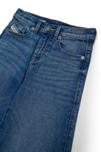 Carica l'immagine nel visualizzatore di Gallery, Jeans flare fit blu medio - 1978

