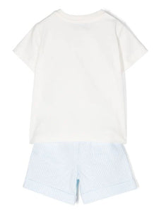 Completo t-shirt e shorts