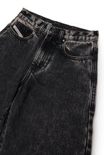 Carica l'immagine nel visualizzatore di Gallery, Relaxed fit gray wash jeans - D-Milty
