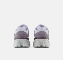 Carica l'immagine nel visualizzatore di Gallery, NEW BALANCE 9060 violet
