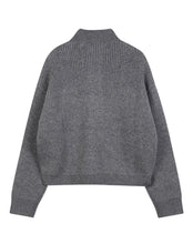 Carica l&#39;immagine nel visualizzatore di Gallery, Maglione con bottoni
