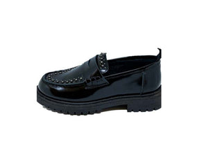 Mocassino spazzolato con borchie