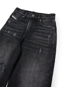 Jeans a gamba ampia