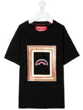 Carica l&#39;immagine nel visualizzatore di Gallery, Sprayground kid t-shirt con stampa
