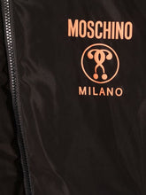 Carica l&#39;immagine nel visualizzatore di Gallery, Moschino Kids Bomber con logo
