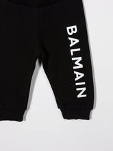 Carica l&#39;immagine nel visualizzatore di Gallery, Balmain Kids Pantaloni baby sportivi con stampa
